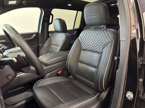 Used 2024 GMC Acadia Denali w/ Super Cruise Package image 11