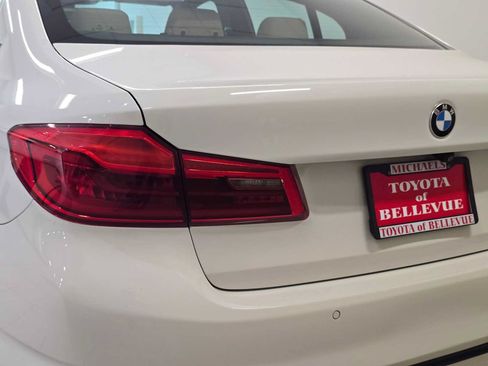 Used 2019 BMW 530e xDrive w/ Convenience Package AWD/4WD image 7