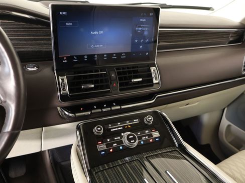 Used 2023 Lincoln Navigator Black Label AWD/4WD image 5