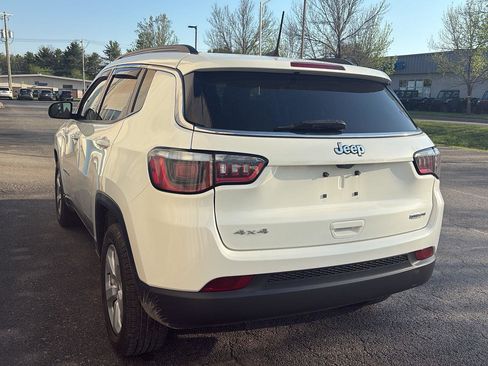 Used 2019 Jeep Compass Latitude w/ Popular Equipment Group AWD/4WD image 4