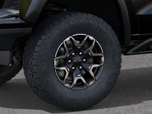 New 2026 Chevrolet Colorado ZR2 w/ Technology Package AWD/4WD image 9