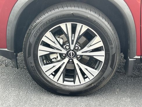 Used 2023 Nissan Rogue SV w/ SV Premium B Package FWD image 32