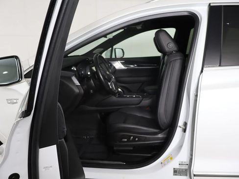 Used 2023 Cadillac XT5 Premium Luxury AWD/4WD image 30