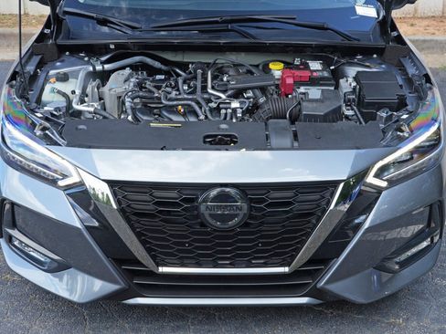 Used 2023 Nissan Sentra SR w/ SR Premium Package FWD image 7