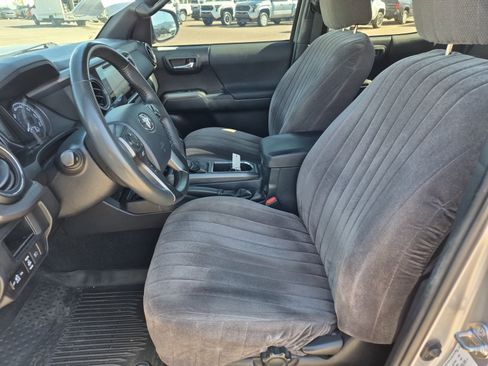 Used 2019 Toyota Tacoma TRD Off-Road AWD/4WD image 17