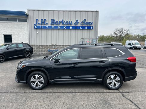 Used 2023 Subaru Ascent Premium w/ Convenience Package AWD/4WD image 6