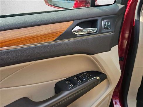 Used 2018 Lincoln MKC Select w/ Select Plus Package image 21