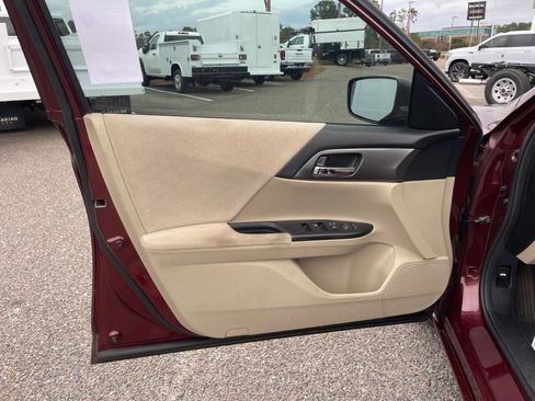 Used 2013 Honda Accord LX image 13