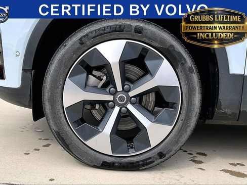 Used 2025 Volvo XC40 B5 Plus AWD/4WD image 10