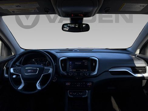 Used 2023 GMC Terrain SLT image 3