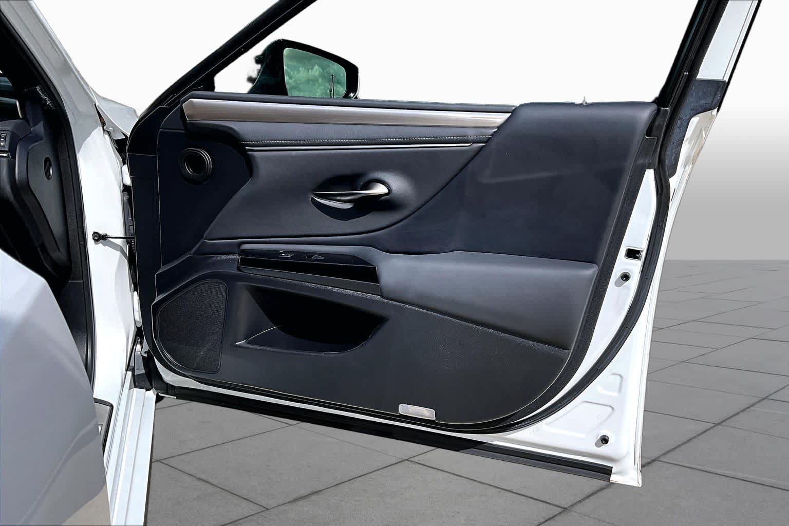 Used 2024 Lexus ES 350 F Sport w/ Accessory Package (Z2) FWD image 22