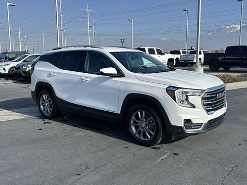 Certified 2024 GMC Terrain SLT image 32