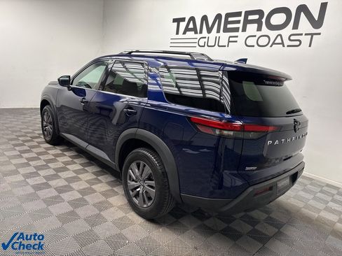 Used 2024 Nissan Pathfinder SV image 8