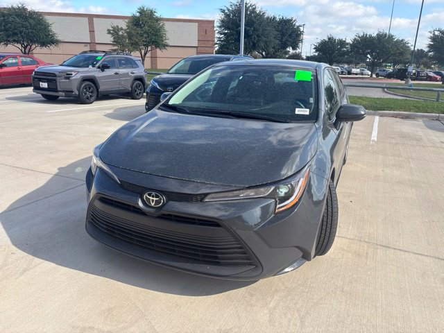 Used 2025 Toyota Corolla LE FWD image 6