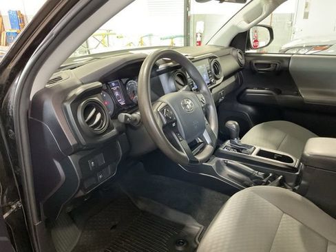 Used 2020 Toyota Tacoma SR image 9