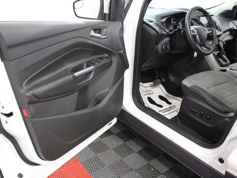 Used 2016 Ford Escape SE w/ Equipment Group 201A AWD/4WD image 14