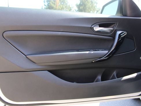 Used 2019 BMW 230i Coupe w/ Convenience Package RWD image 7