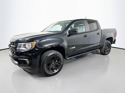 Used 2022 Chevrolet Colorado Z71 w/ Z71 Midnight Edition AWD/4WD image 3