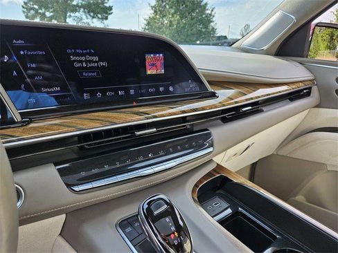 Certified 2023 Cadillac Escalade Premium Luxury Platinum w/ Heavy-Duty Trailer Package image 25