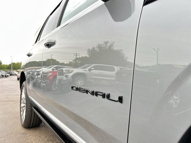 New 2027 GMC Yukon Denali w/ Denali Reserve Package AWD/4WD image 18