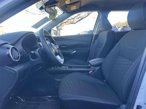 Used 2023 Nissan Kicks SV image 14