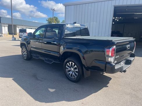 Used 2020 Toyota Tacoma Limited image 17