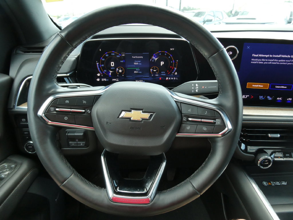 Certified 2025 Chevrolet Suburban High Country AWD/4WD image 38