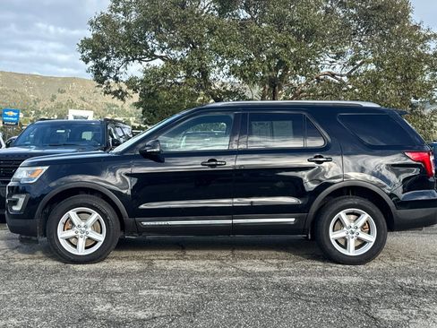 Used 2016 Ford Explorer XLT w/ Equipment Group 202A image 7