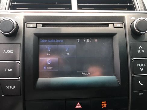 Used 2017 Toyota Camry SE FWD image 17
