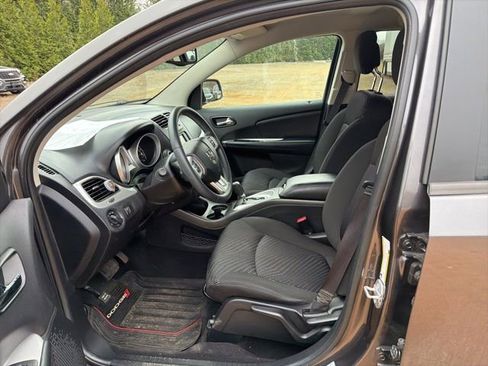 Used 2015 Dodge Journey SE w/ Flexible Seating Group image 12