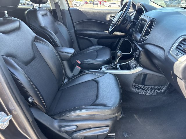 Used 2018 Jeep Compass Latitude w/ Popular Equipment Group FWD image 11