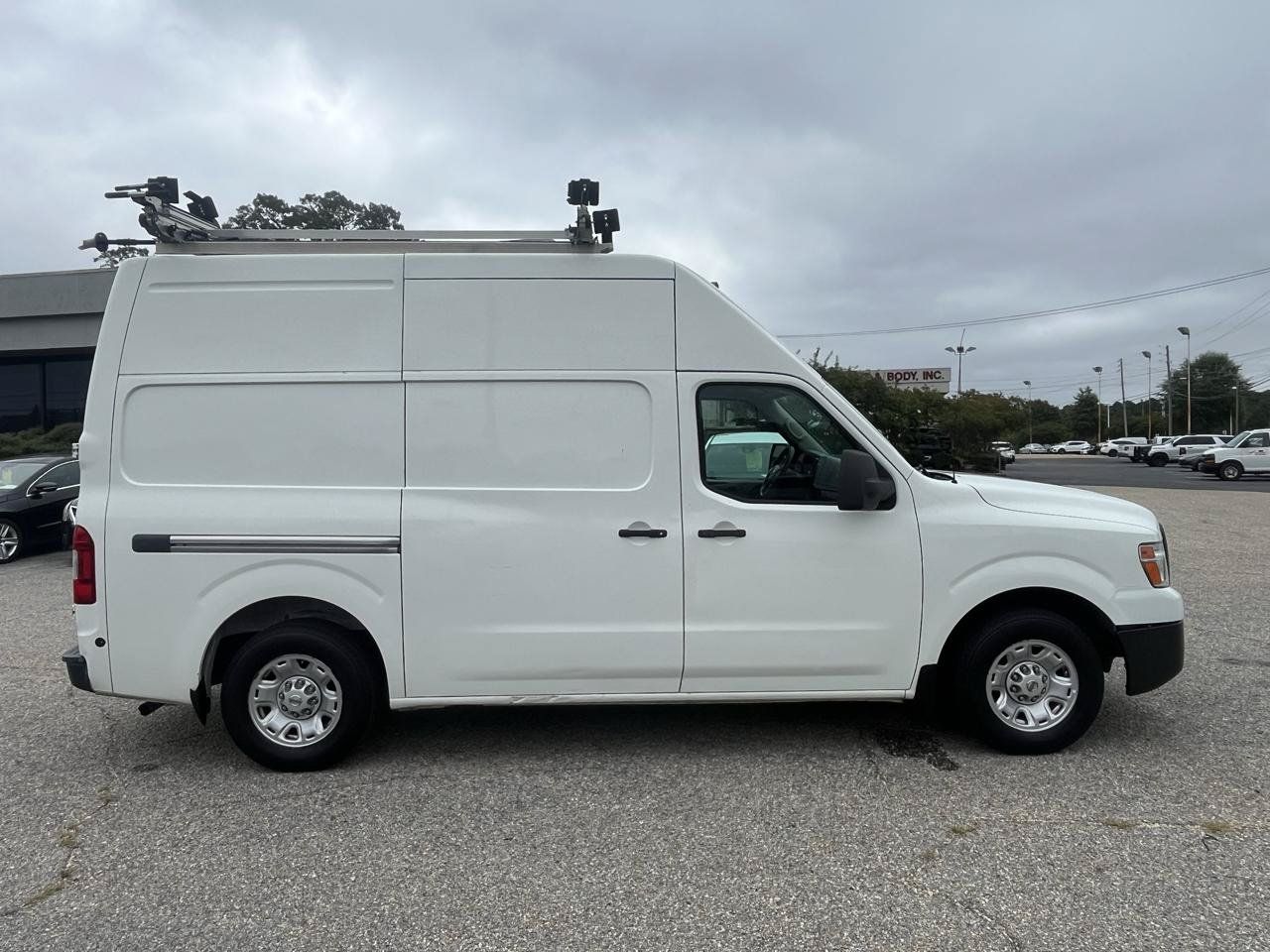 Used 2018 Nissan NV 2500 SV RWD image 25