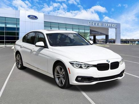 Used 2017 BMW 330i Sedan RWD image 6