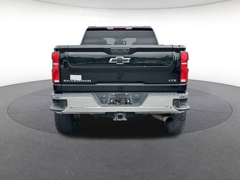 Used 2024 Chevrolet Silverado 2500 LTZ w/ LTZ Convenience Package AWD/4WD image 4