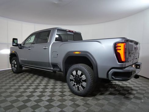New 2026 GMC Sierra 3500 Denali w/ Denali Reserve Package AWD/4WD image 5