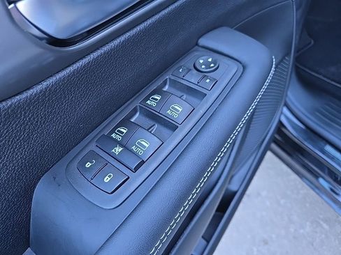 New 2026 Chrysler Pacifica Select w/ S Appearance Package image 31