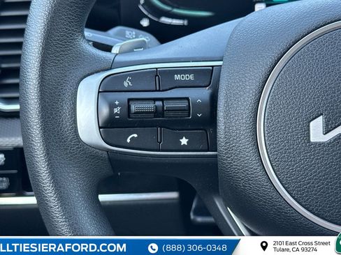 Used 2025 Kia Sportage LX FWD image 29