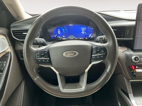 Used 2020 Ford Explorer Platinum w/ Premium Technology Package image 14