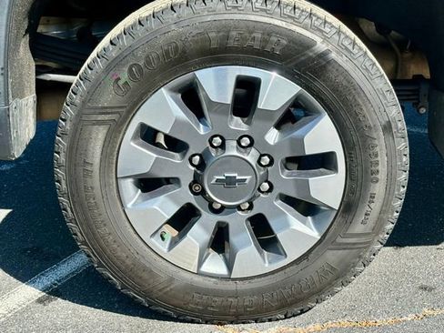 Used 2023 Chevrolet Silverado 2500 LTZ w/ Carhartt Edition AWD/4WD image 30