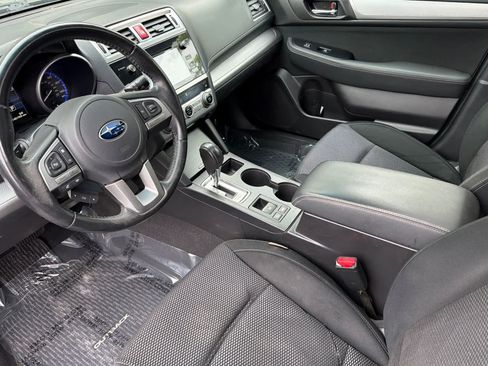 Used 2017 Subaru Outback 2.5i Premium AWD/4WD image 13