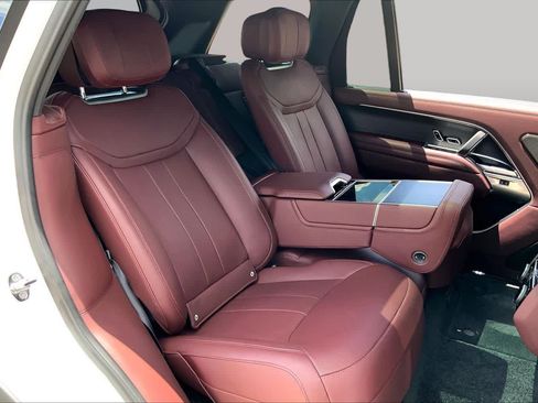 Used 2025 Land Rover Range Rover Long Wheelbase Autobiography AWD/4WD image 18