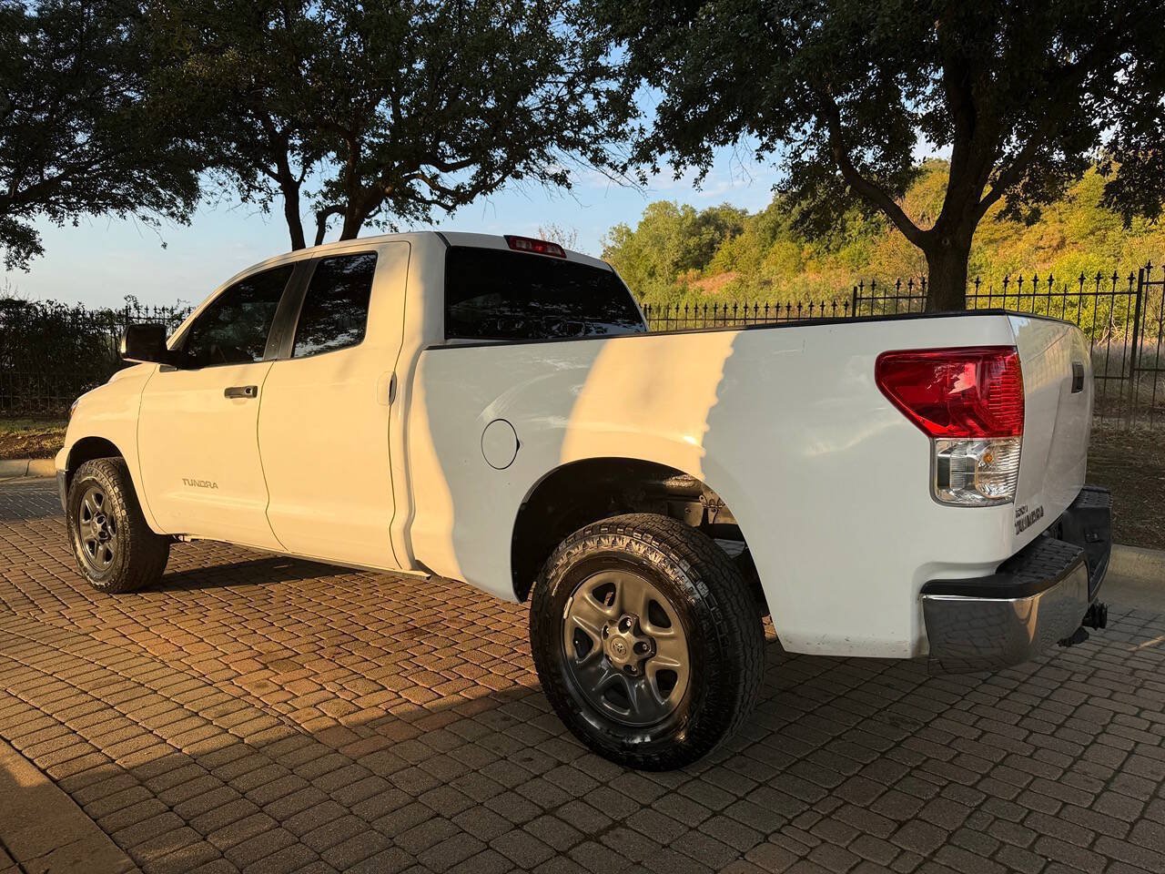 Used 2010 Toyota Tundra 2WD Double Cab image 5