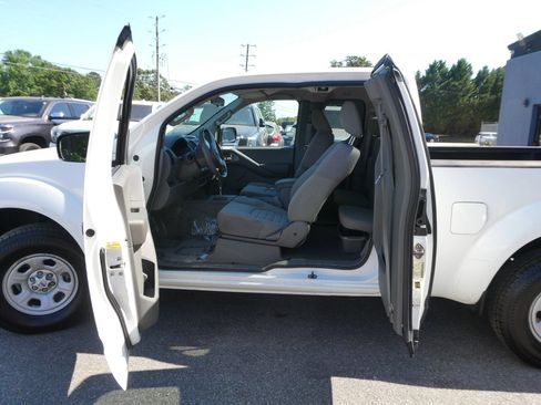 Used 2013 Nissan Frontier S RWD image 26