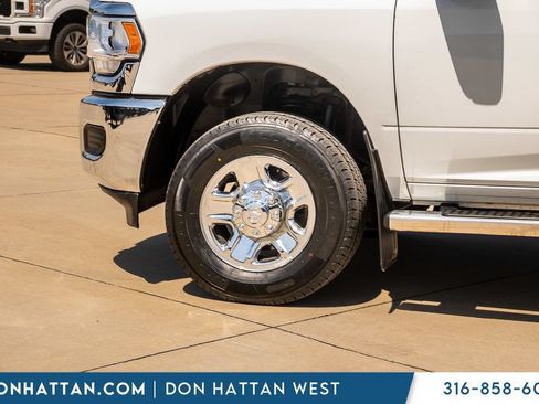 Used 2024 RAM 3500 Tradesman w/ Chrome Appearance Group AWD/4WD image 35