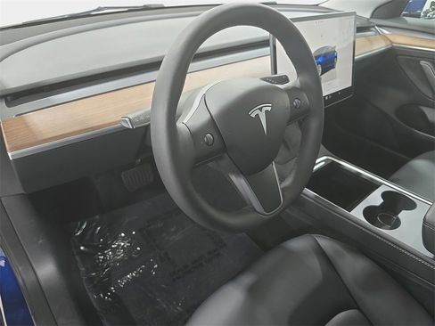 Used 2023 Tesla Model 3 Long Range image 16
