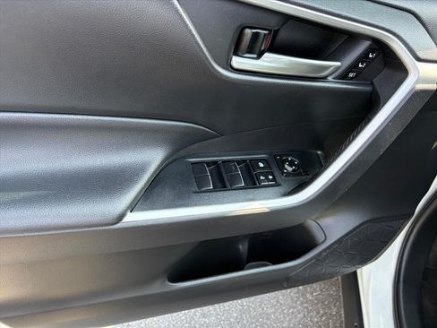 Used 2021 Toyota RAV4 XLE Premium FWD image 21