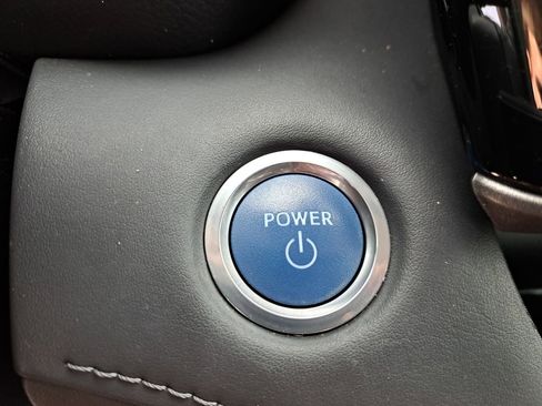 Certified 2021 Toyota Highlander XLE image 30