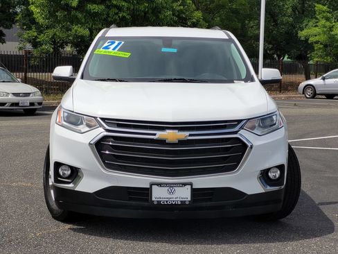 Used 2021 Chevrolet Traverse LT FWD image 3