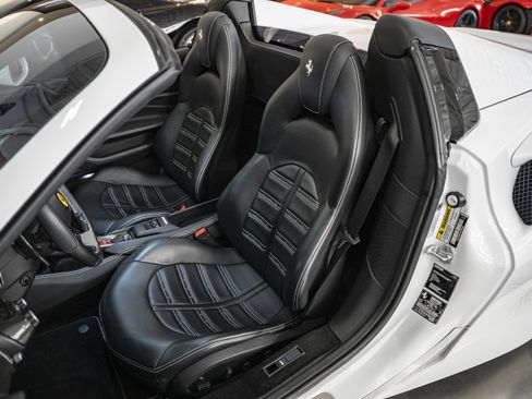 Certified 2021 Ferrari F8 Tributo RWD image 29