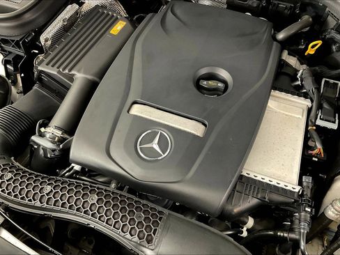 Certified 2019 Mercedes-Benz GLC 300 4MATIC image 31